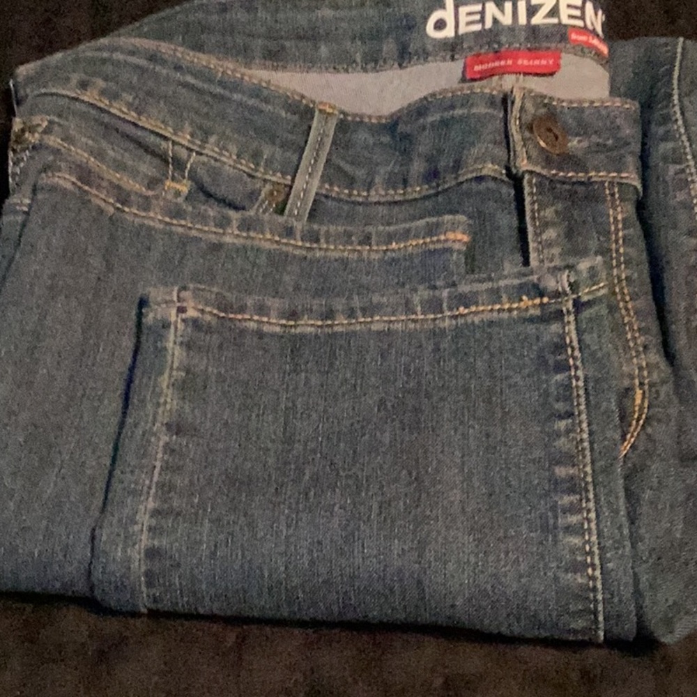 LEVIS WOMENS JEANS